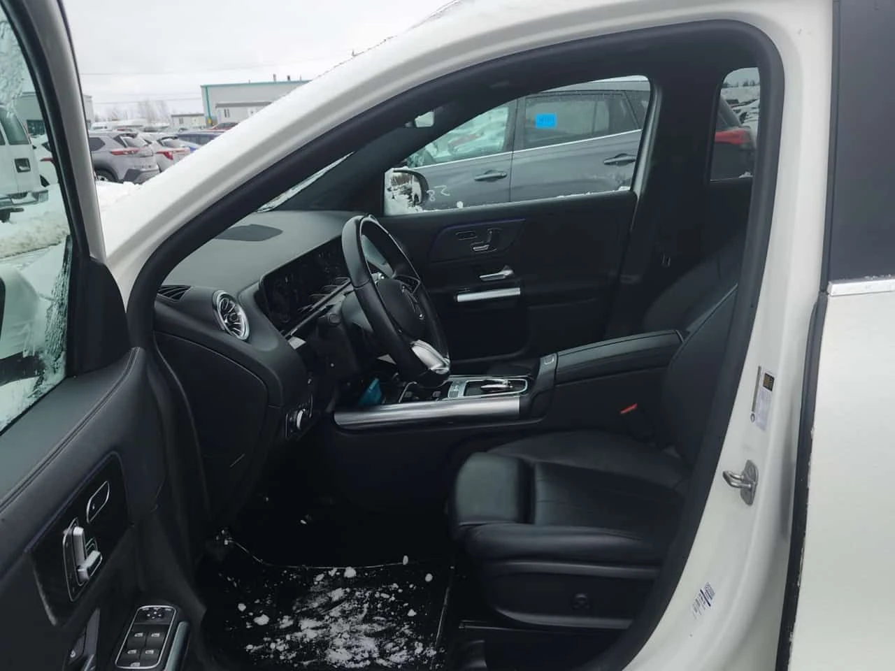 Mercedes-Benz GLA 250 AMBIENT* PANORAMA* 2 KEYS* LANE ASSIST * CARFAX *  | Mobile.bg � ����������� 6