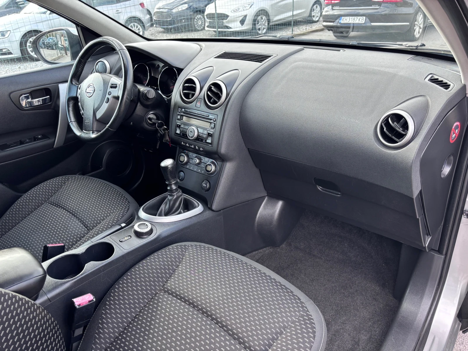 Nissan Qashqai 2.0 i 4х4, снимка 8 - Автомобили и джипове - 54036383