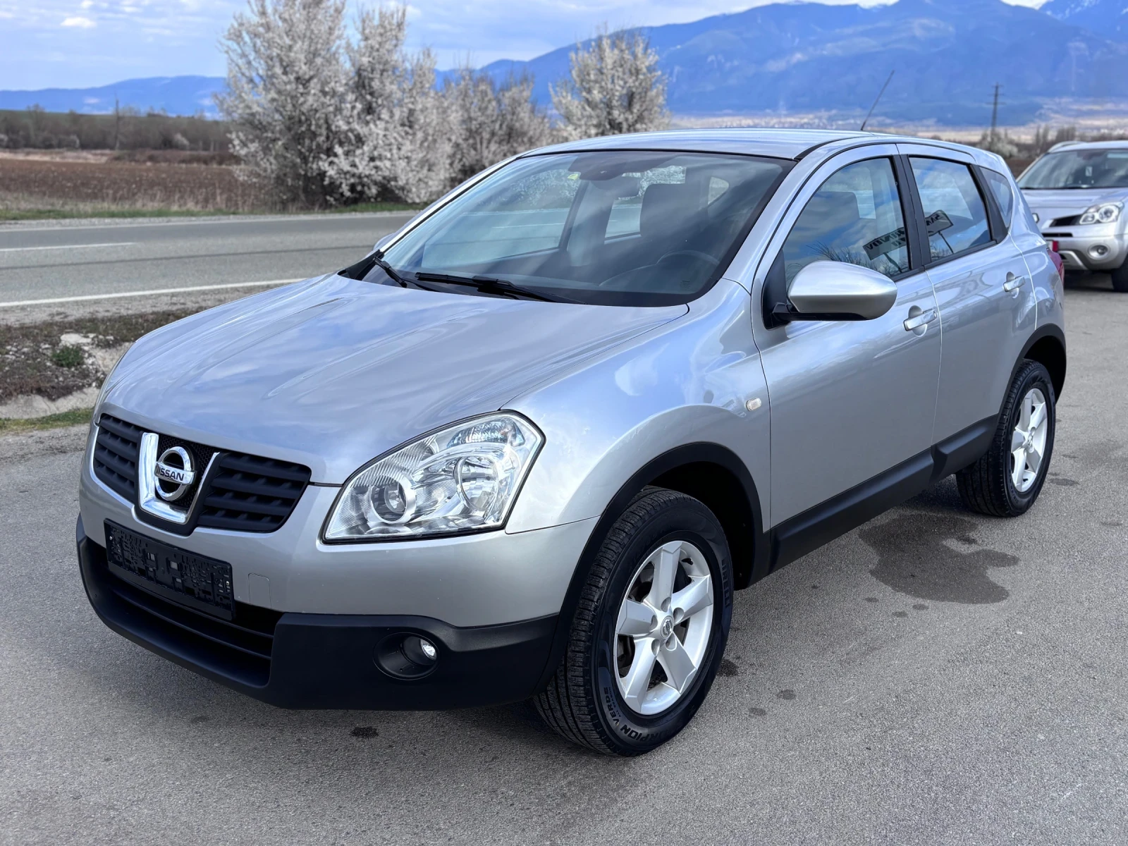 Nissan Qashqai 2.0 i 4х4, снимка 2 - Автомобили и джипове - 54036383