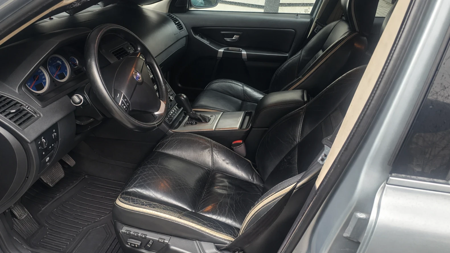 Volvo Xc90 V8, снимка 4 - Автомобили и джипове - 54333823