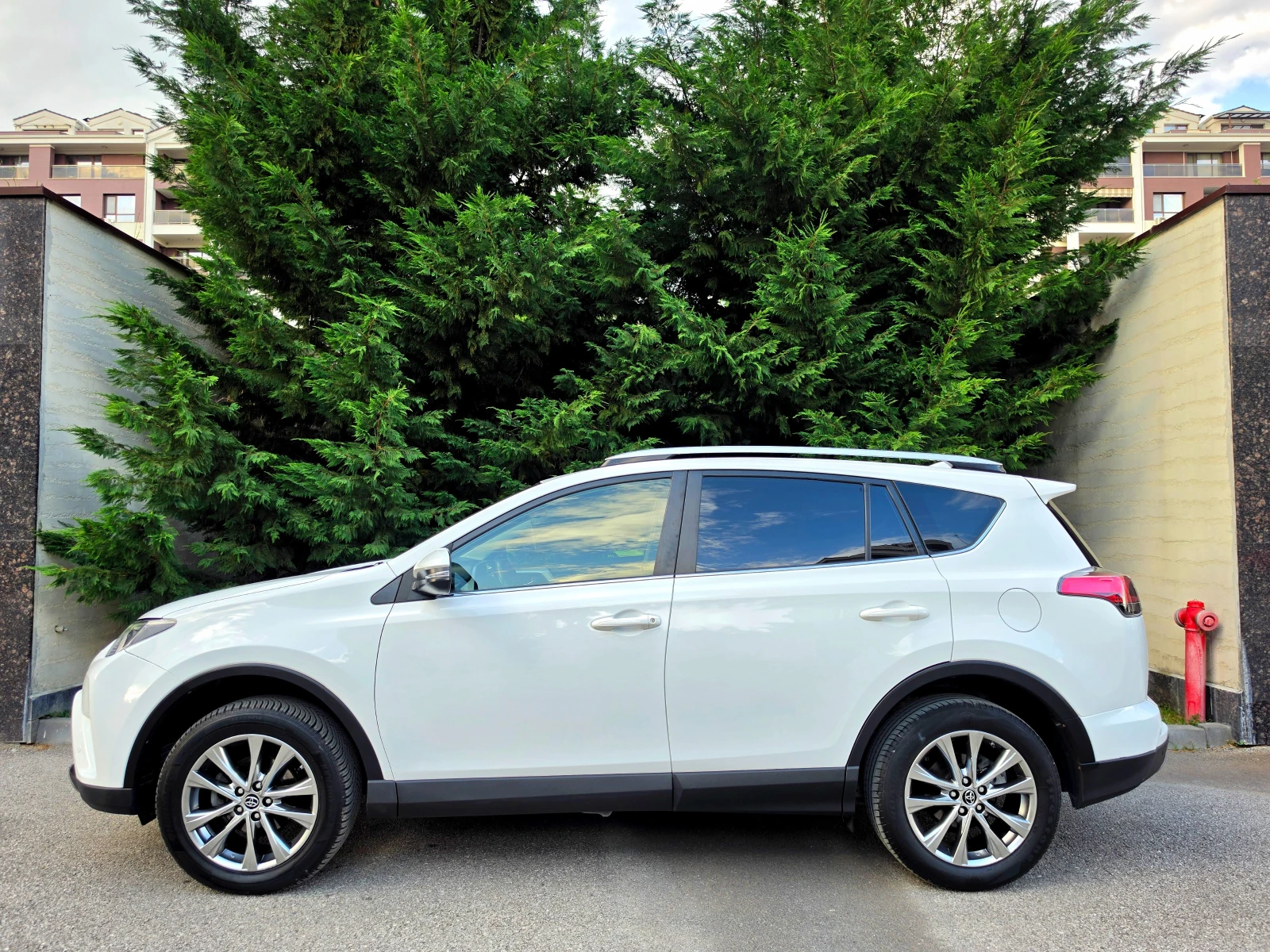 Toyota Rav4 2.0 PREMIUM, снимка 8 - Автомобили и джипове - 54769041