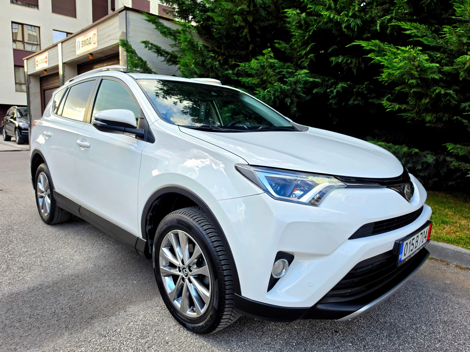 Toyota Rav4 2.0 PREMIUM, снимка 3 - Автомобили и джипове - 54769041