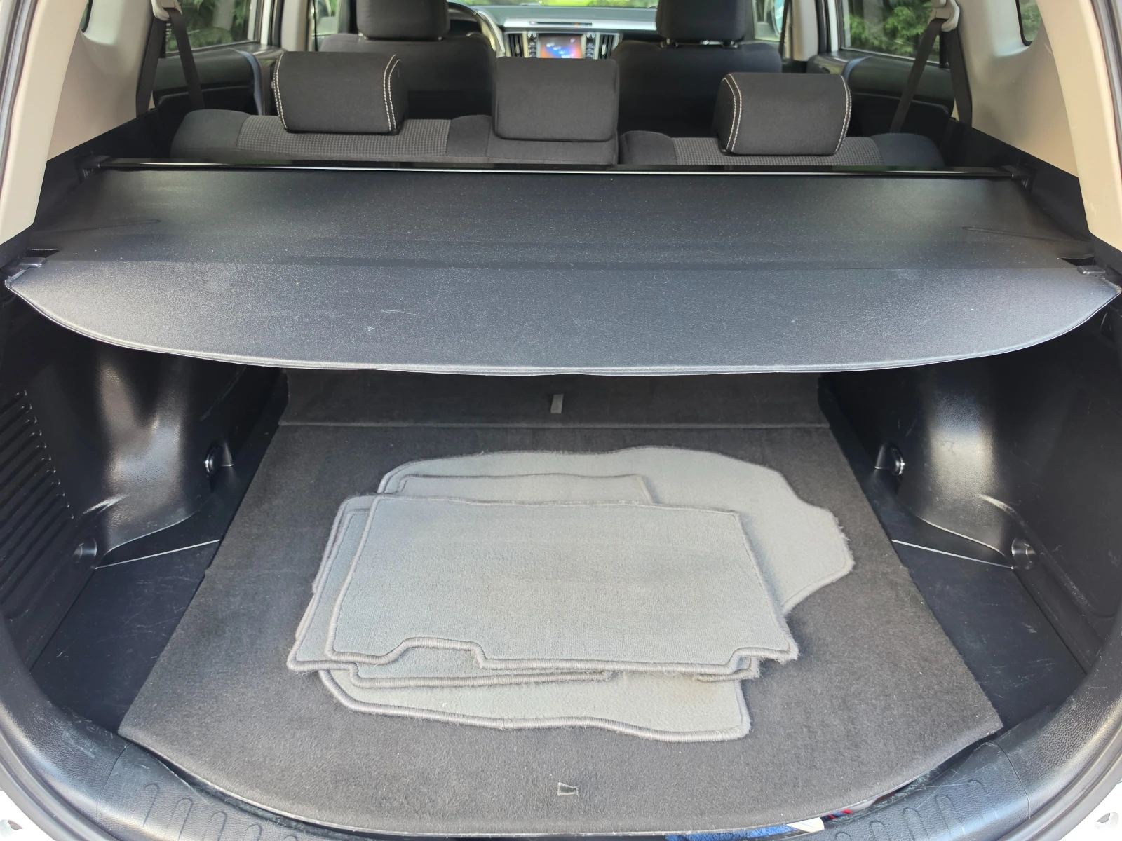 Toyota Rav4 2.0 PREMIUM, снимка 12 - Автомобили и джипове - 54769041