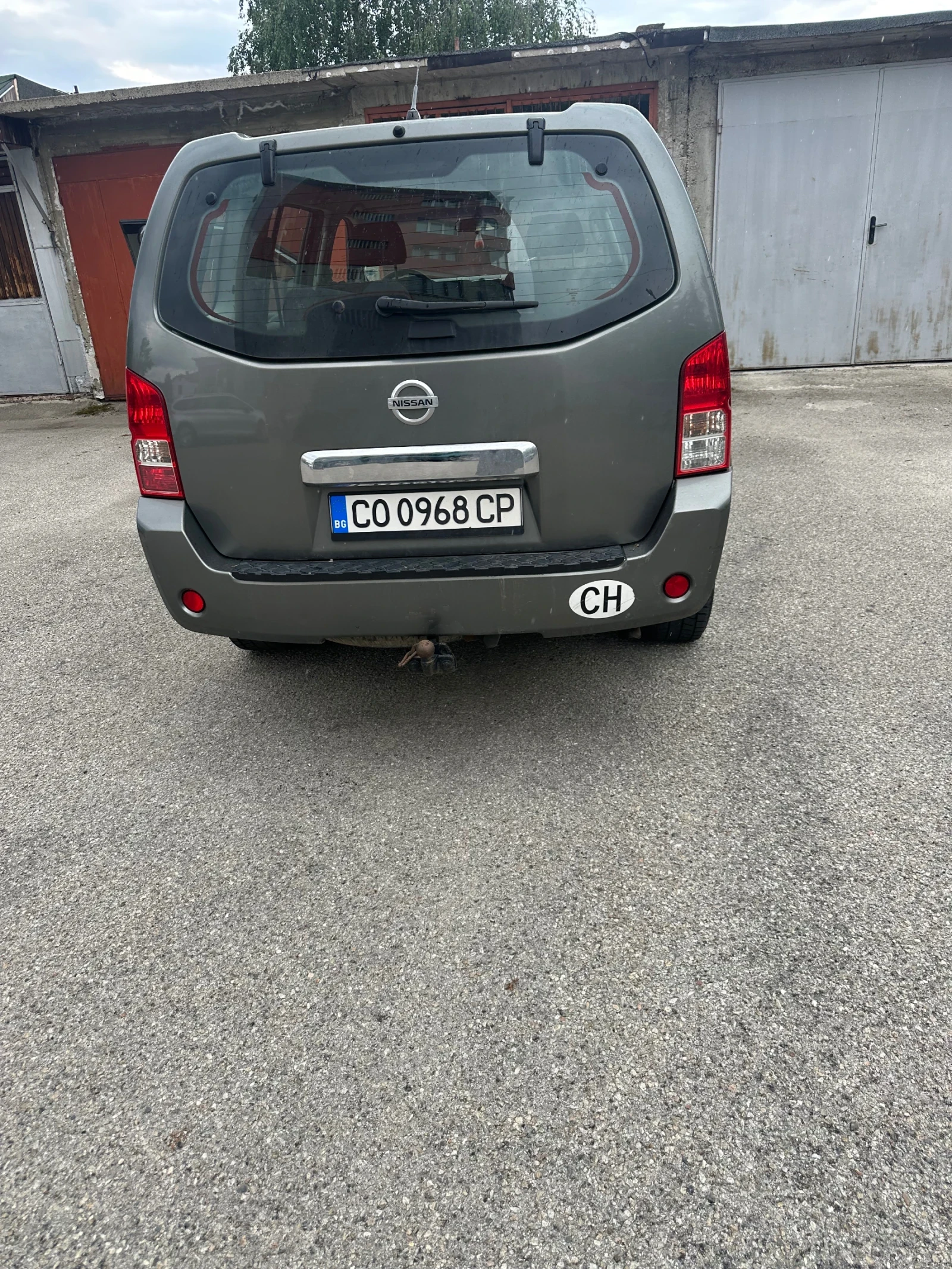 Nissan Pathfinder, снимка 3 - Автомобили и джипове - 54828624