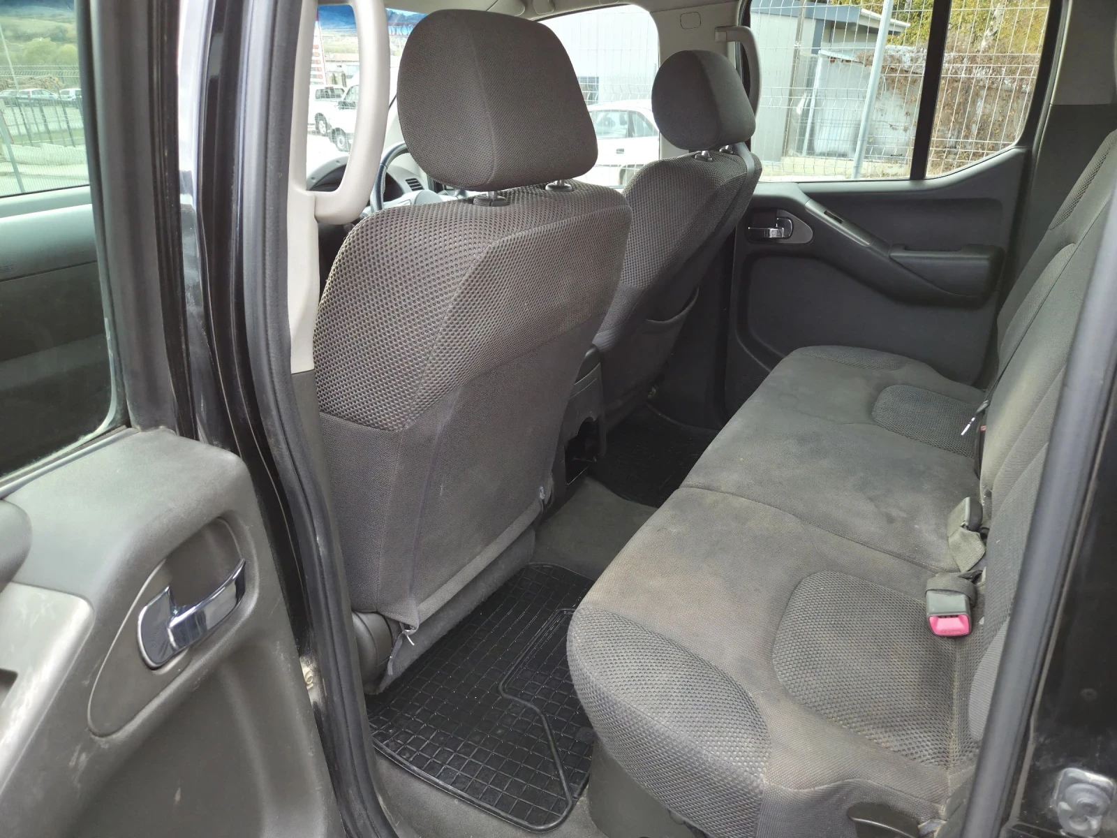 Nissan Navara, снимка 8 - Автомобили и джипове - 55155162