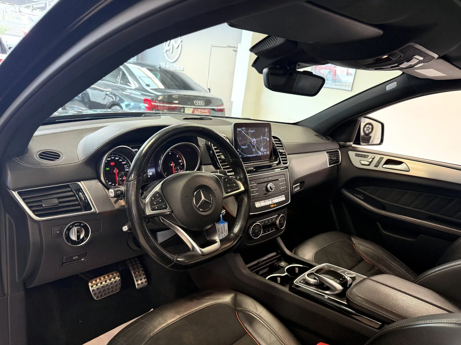 Mercedes-Benz GLE 350 COUPE/258HP/AMG/360/4M/HUD/PANO/DISTR/853z, снимка 8 - Автомобили и джипове - 55929786