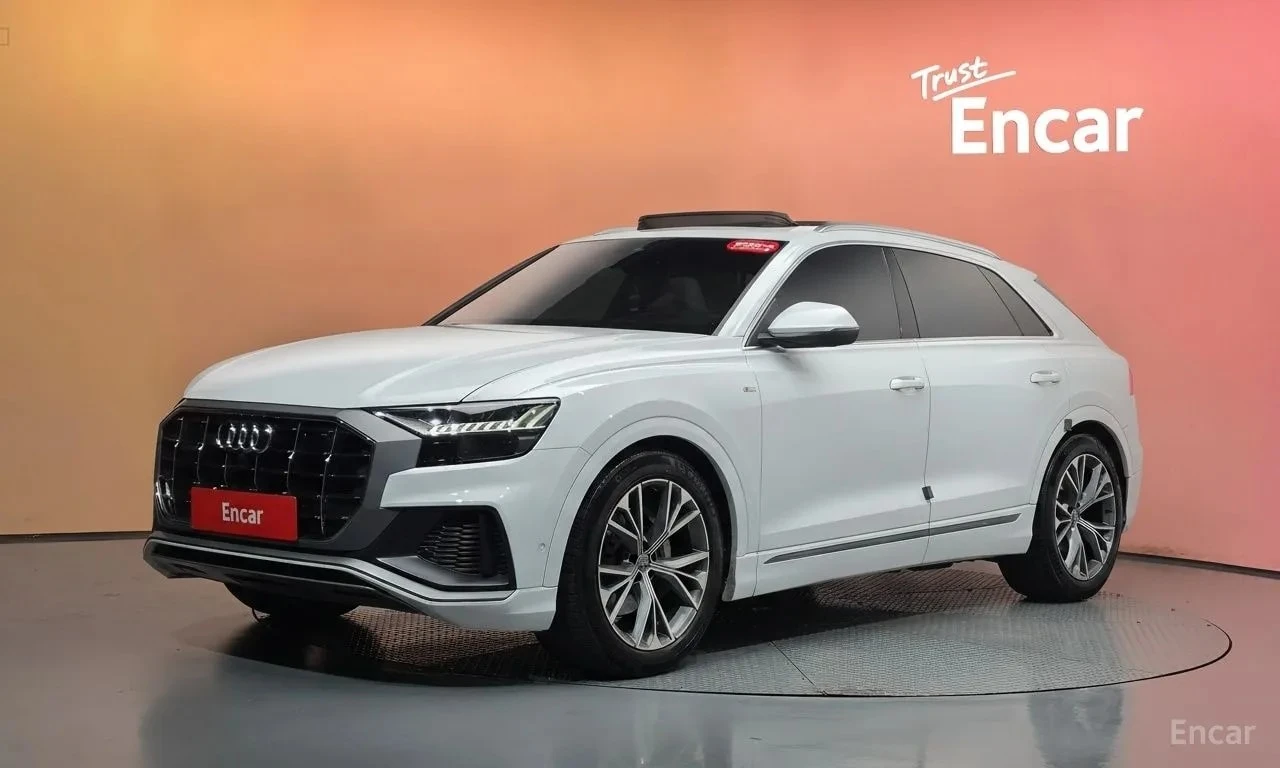 Audi Q8 / 50 TDI / МАСАЖИ / ДИСТРОНИК / ОБДУХВАНЕ
