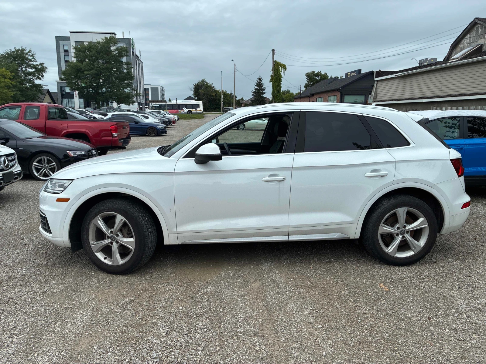 Audi Q5 * Progressiv * CARFAX * ОПЦИЯ ЗА ФИНАНСИРАНЕ, снимка 16 - Автомобили и джипове - 56156402
