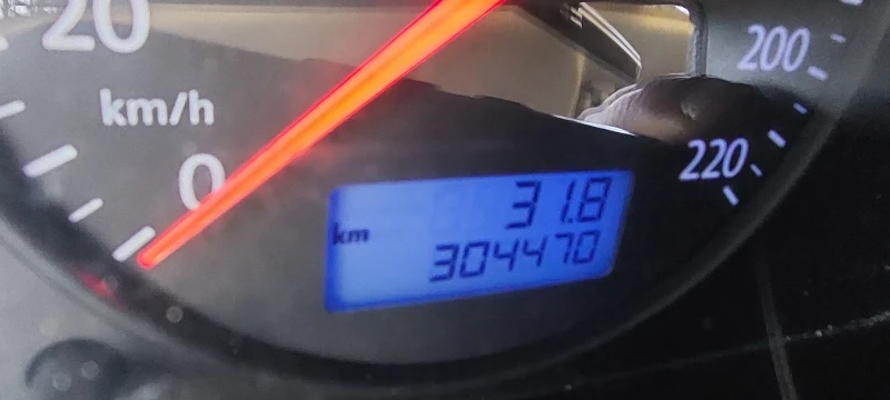 VW Multivan 1, 9 TDI Швейцария, снимка 7 - Бусове и автобуси - 52014624