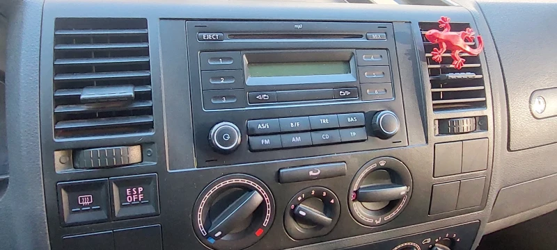 VW Multivan 1, 9 TDI Швейцария, снимка 8 - Бусове и автобуси - 52014624