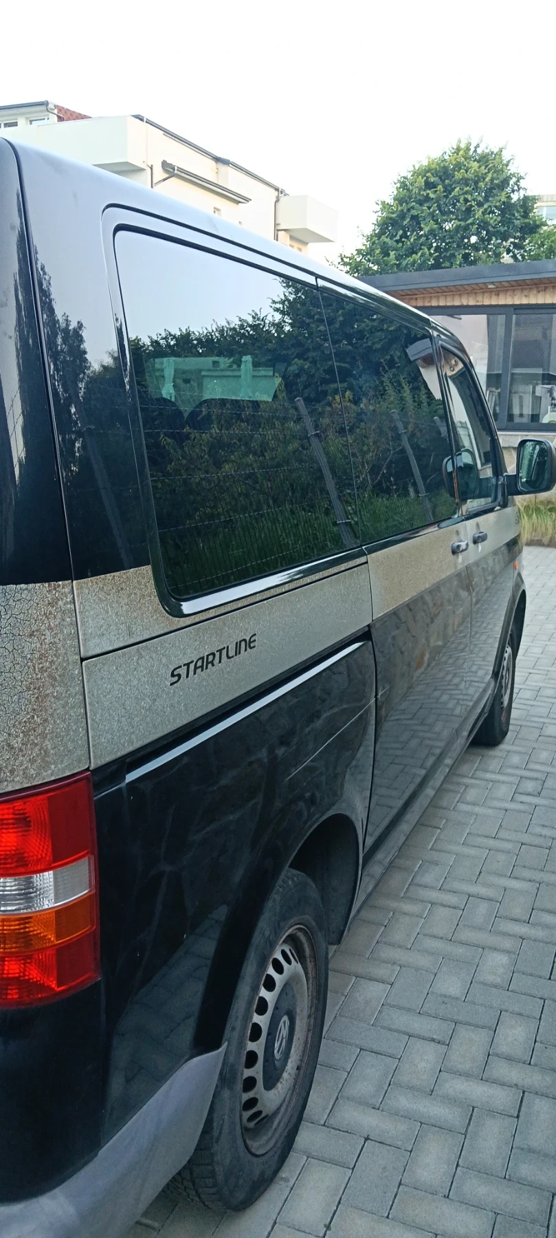 VW Multivan 1, 9 TDI Швейцария, снимка 5 - Бусове и автобуси - 54623433