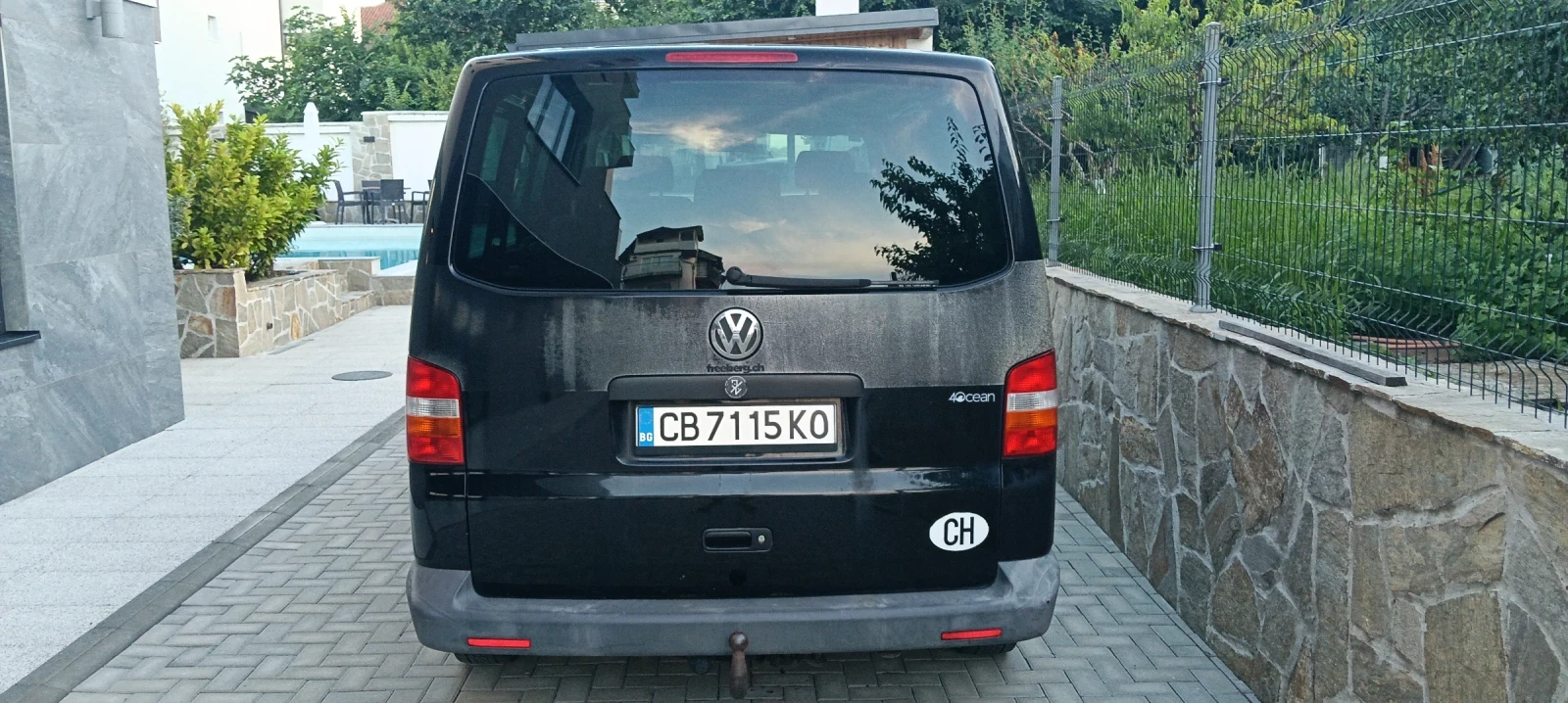 VW Multivan 1, 9 TDI Швейцария, снимка 4 - Бусове и автобуси - 54623433