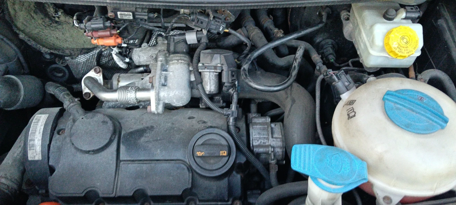 VW Multivan 1, 9 TDI Швейцария, снимка 16 - Бусове и автобуси - 54623433