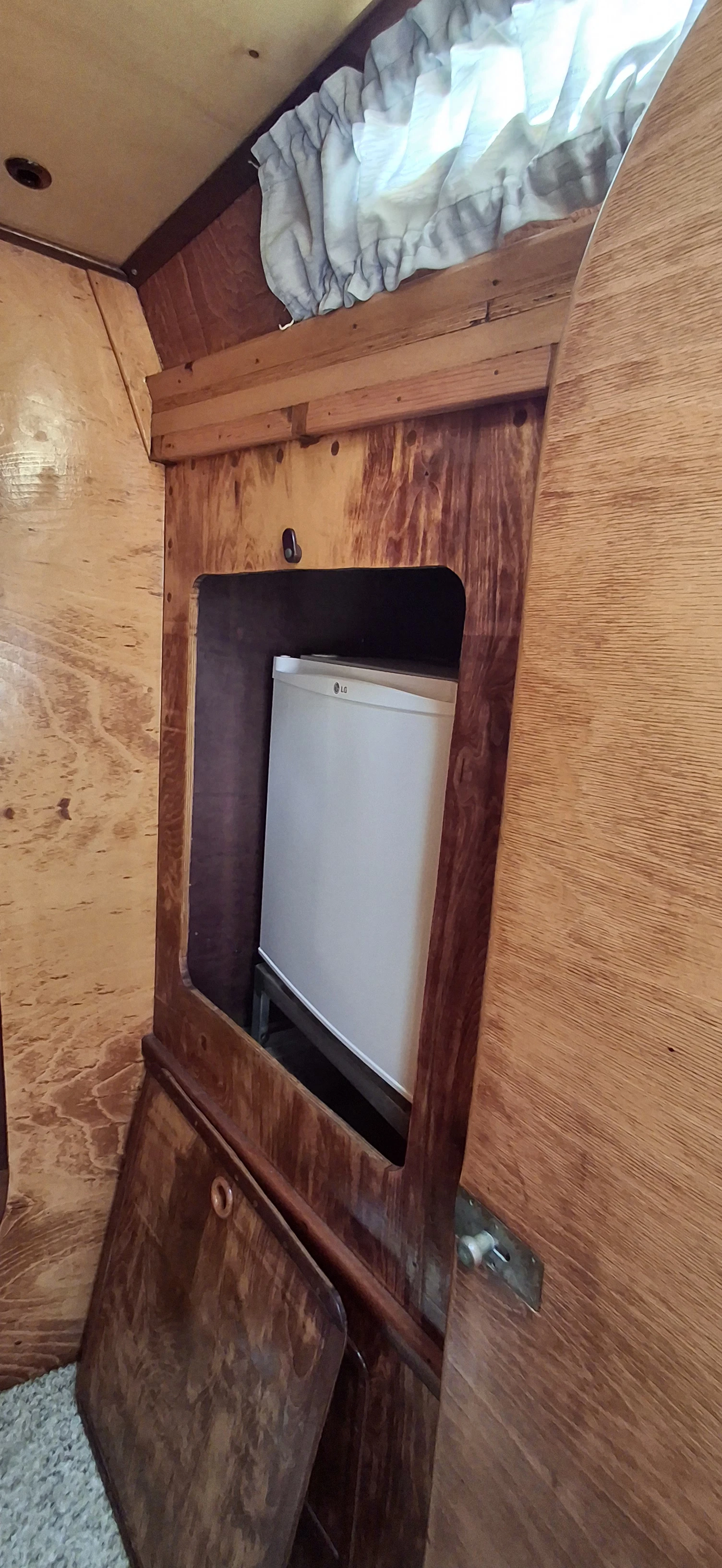 ���������� ����� Classic | Mobile.bg � ����������� 16