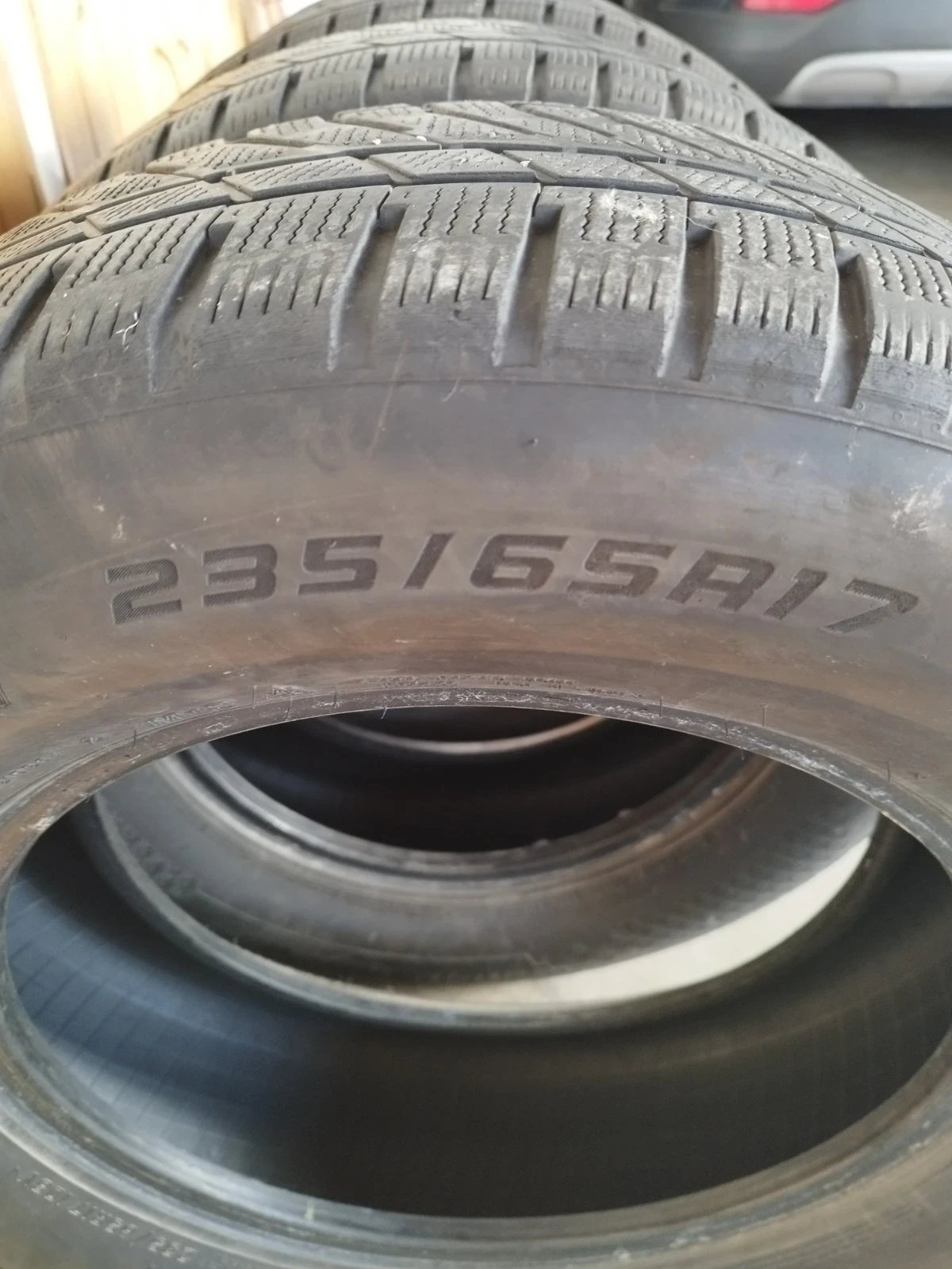 Гуми Всесезонни 235/65R17, снимка 3 - Гуми и джанти - 54177777