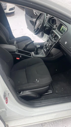 Volvo V40 2.0 D 120 к.с. EURO 6B - 5400 € / 10561.48 лв. - 82459077 9