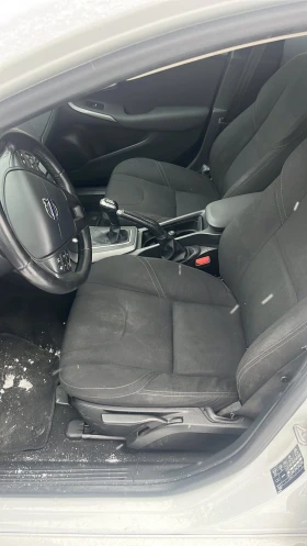 Volvo V40 2.0 D 120 к.с. EURO 6B - 5400 € / 10561.48 лв. - 82459077 8