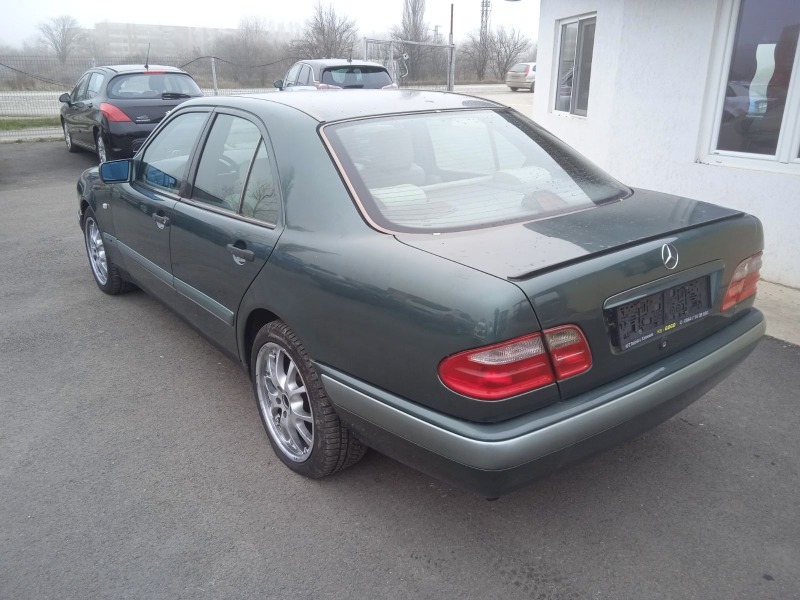 Mercedes-Benz E 420 4.2 V8, снимка 5 - Автомобили и джипове - 46053520