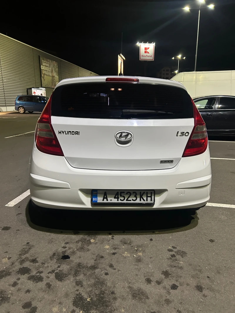 Hyundai I30 1.6 CRDI, снимка 2 - Автомобили и джипове - 48248074