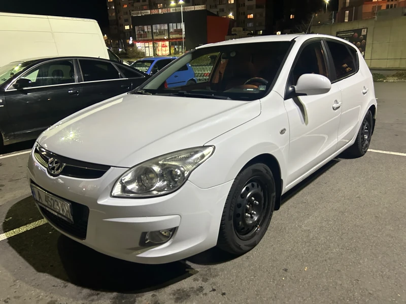 Hyundai I30 1.6 CRDI, снимка 4 - Автомобили и джипове - 48248074