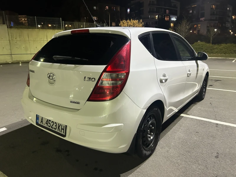 Hyundai I30 1.6 CRDI, снимка 5 - Автомобили и джипове - 48248074