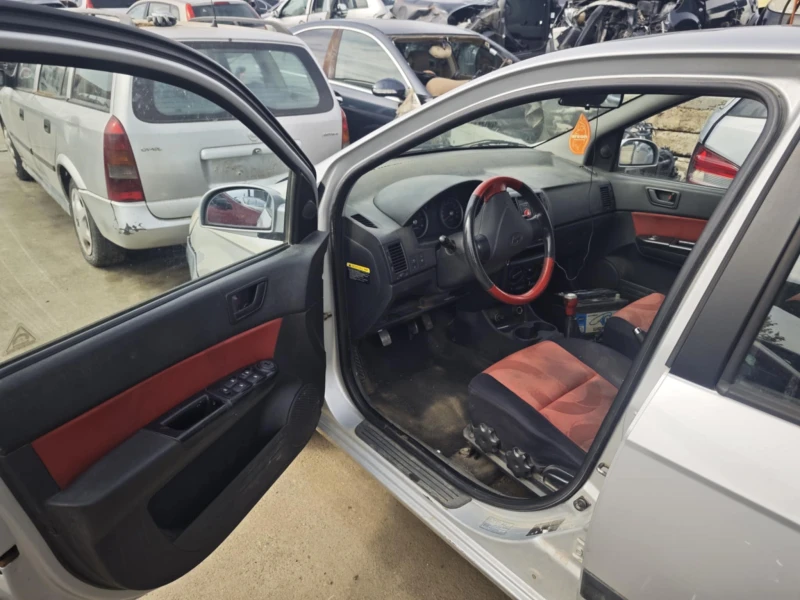 Hyundai Getz 1.4, снимка 4 - Автомобили и джипове - 49891697