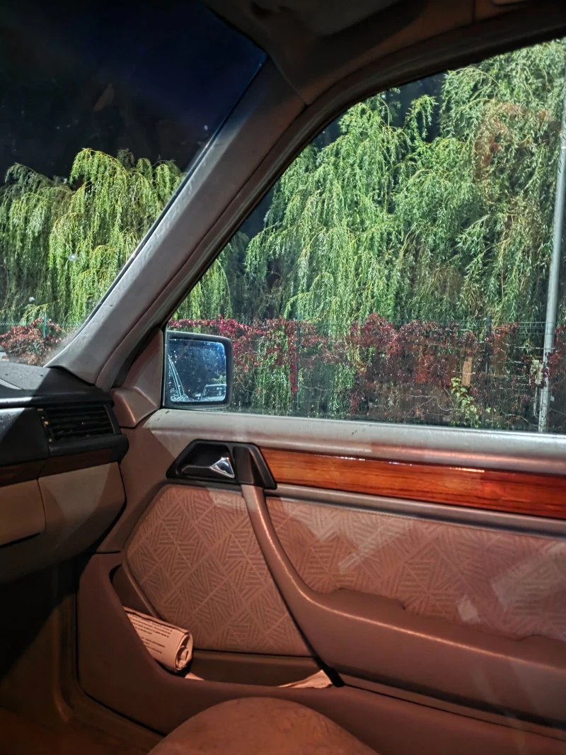 Mercedes-Benz 124 Ел стъкла ел огледала abs система шибидах , снимка 5 - Автомобили и джипове - 52543155