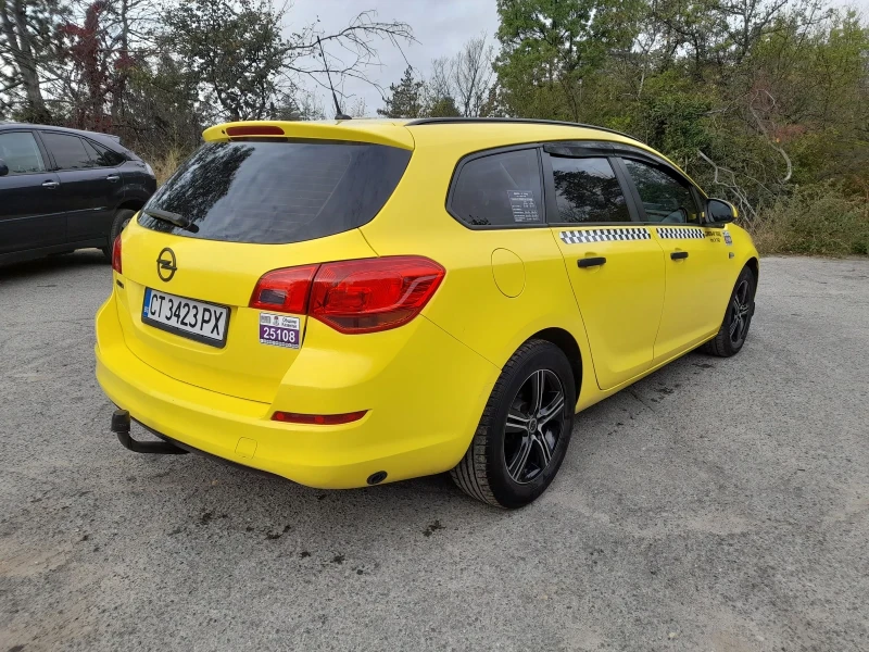 Opel Astra, снимка 5 - Автомобили и джипове - 52625450