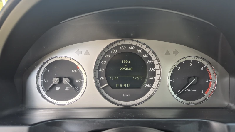 Mercedes-Benz C 320 CDI 4-MATIC, снимка 10 - Автомобили и джипове - 52669943