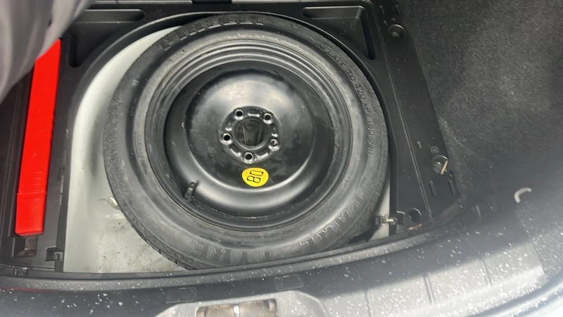 Volvo V40 2.0 D 120 к.с. EURO 6B, снимка 14 - Автомобили и джипове - 53180109