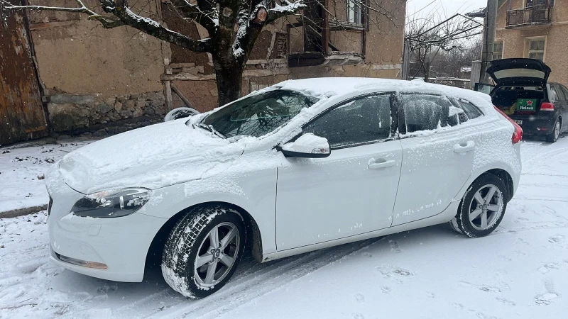 Volvo V40 2.0 D 120 к.с. EURO 6B, снимка 2 - Автомобили и джипове - 53180109