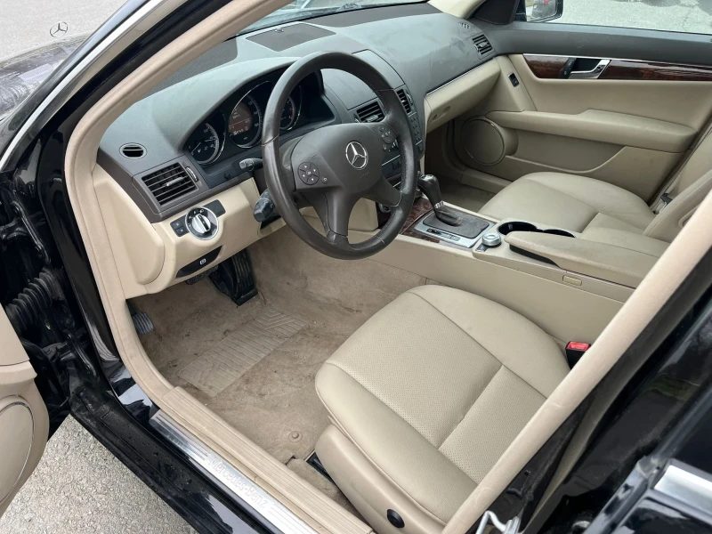 Mercedes-Benz C 300 4 matic, снимка 7 - Автомобили и джипове - 53340121