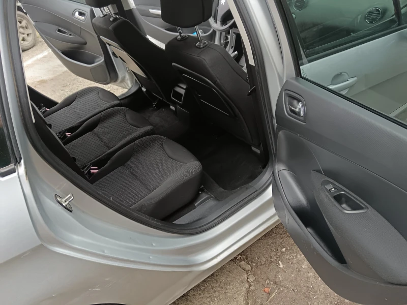 Peugeot 308 SW, снимка 9 - Автомобили и джипове - 53453403