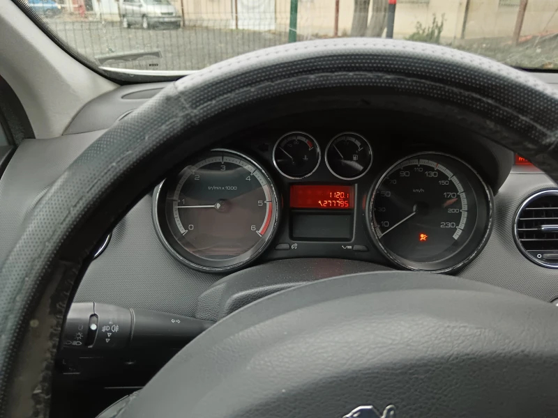 Peugeot 308 SW, снимка 11 - Автомобили и джипове - 53453403