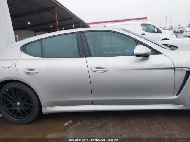 Porsche Panamera, снимка 13 - Автомобили и джипове - 48724497