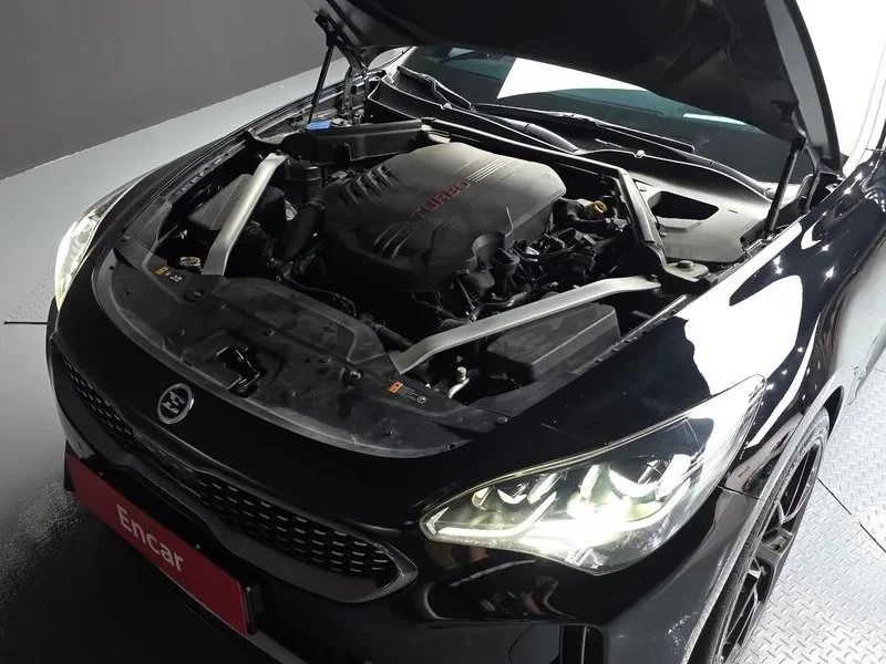 Kia Stinger 3.3 AWD GT - САМО 30% АВАНС, снимка 6 - Автомобили и джипове - 55888084