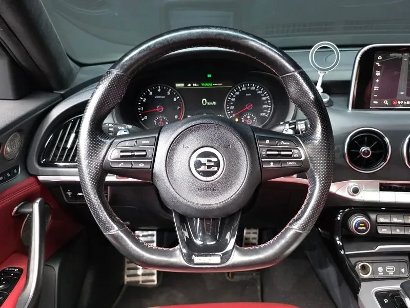 Kia Stinger 3.3 AWD GT - САМО 30% АВАНС, снимка 12 - Автомобили и джипове - 55888084