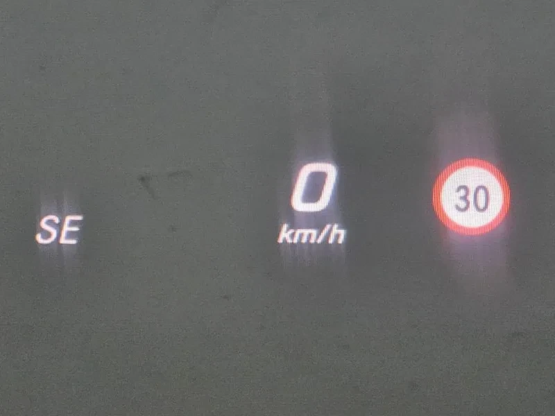 Mercedes-Benz E 220 4Matic Avantgarde - САМО 30% АВАНС, снимка 17 - Автомобили и джипове - 55926895