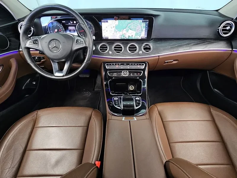 Mercedes-Benz E 220 4Matic Avantgarde - САМО 30% АВАНС, снимка 7 - Автомобили и джипове - 55926895