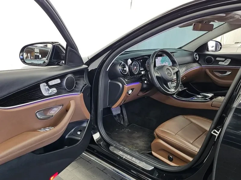 Mercedes-Benz E 220 4Matic Avantgarde - САМО 30% АВАНС, снимка 10 - Автомобили и джипове - 55926895