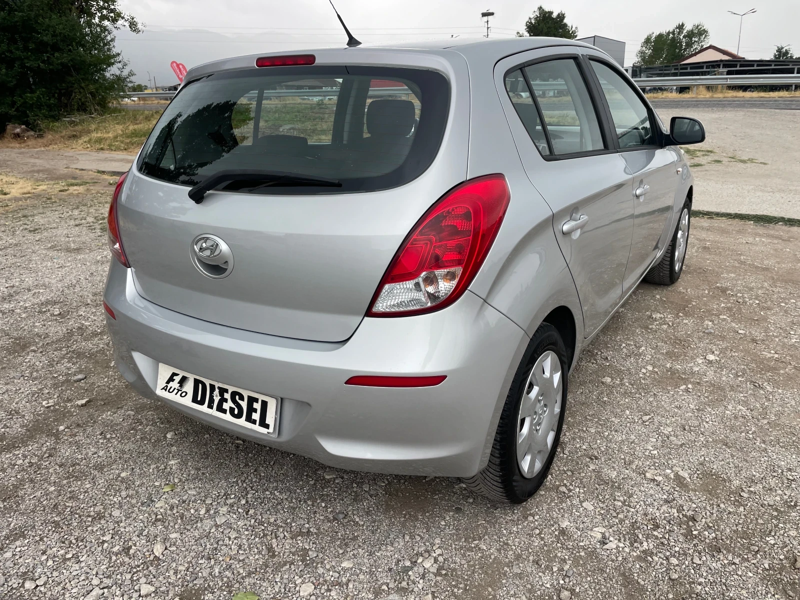 Hyundai I20 1.1GRDI-FEIS-LED-ITALIA - изображение 10