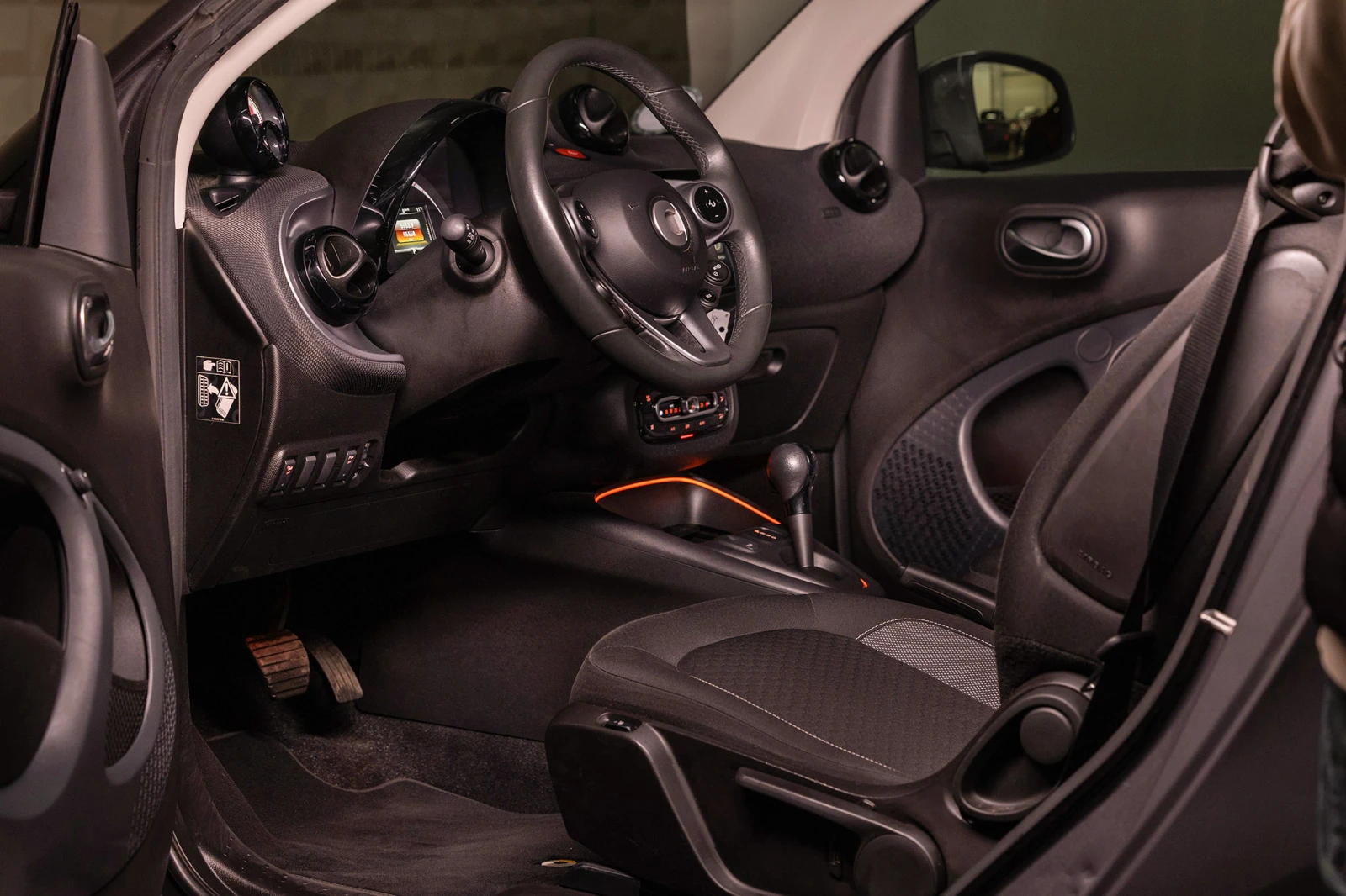 Smart Fortwo COUPE * EQ * ПАНОРАМА * АВТОМАТ - изображение 9