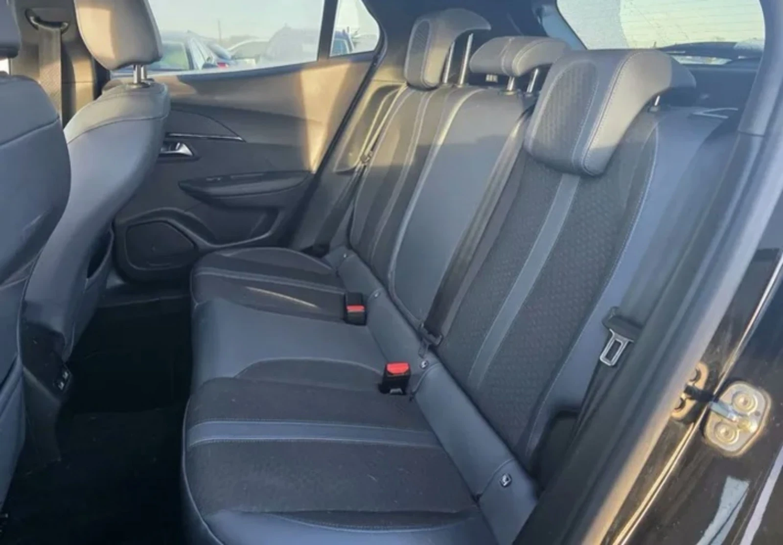 Peugeot 2008 1.5BlueHdi EAT8 ALLURE - изображение 8