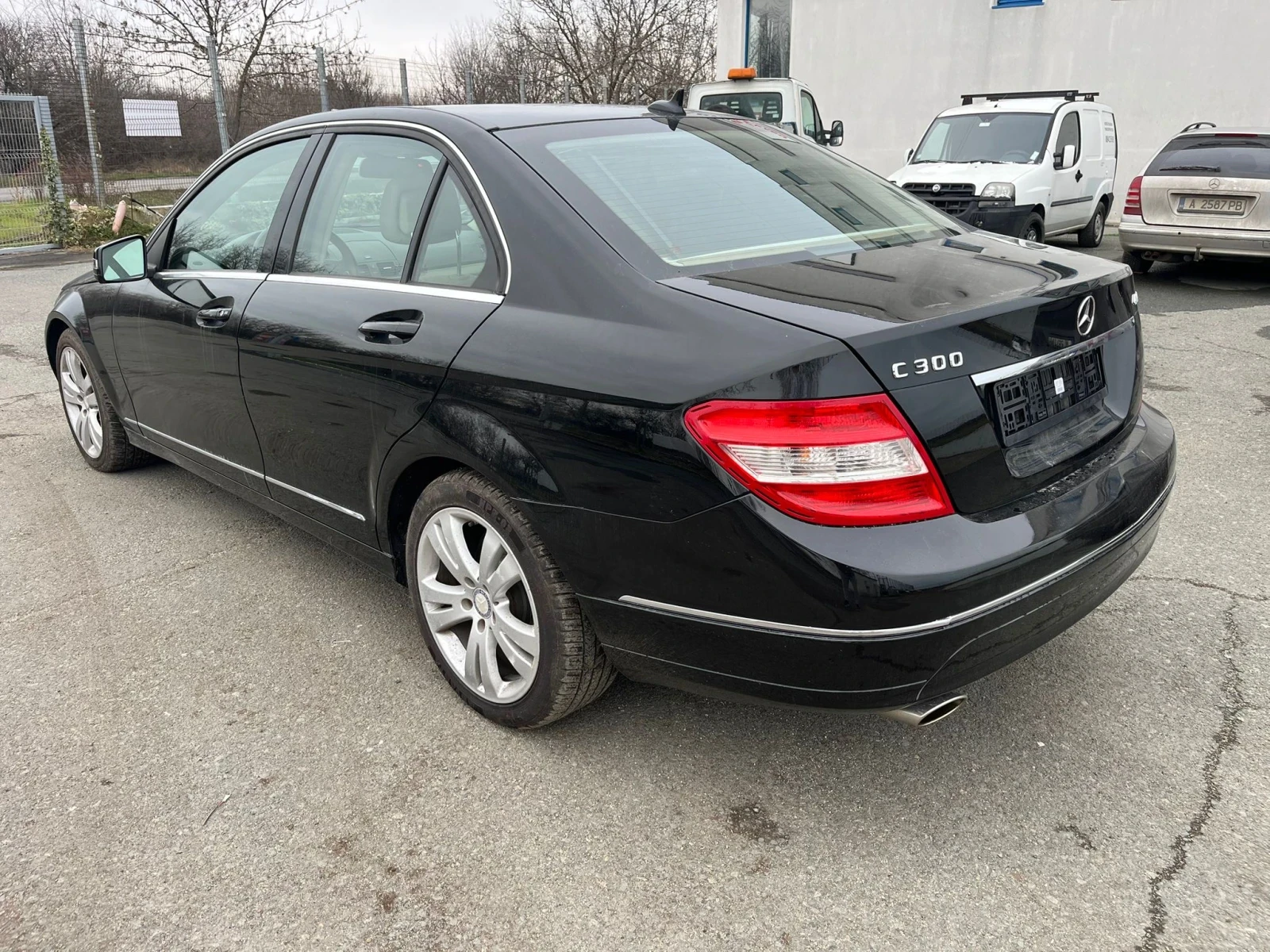 Mercedes-Benz C 300 4 matic - изображение 6