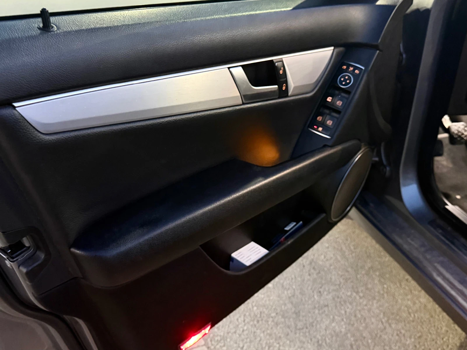 Mercedes-Benz C 200 2.2 Blue Efficiency , снимка 12 - Автомобили и джипове - 53786300