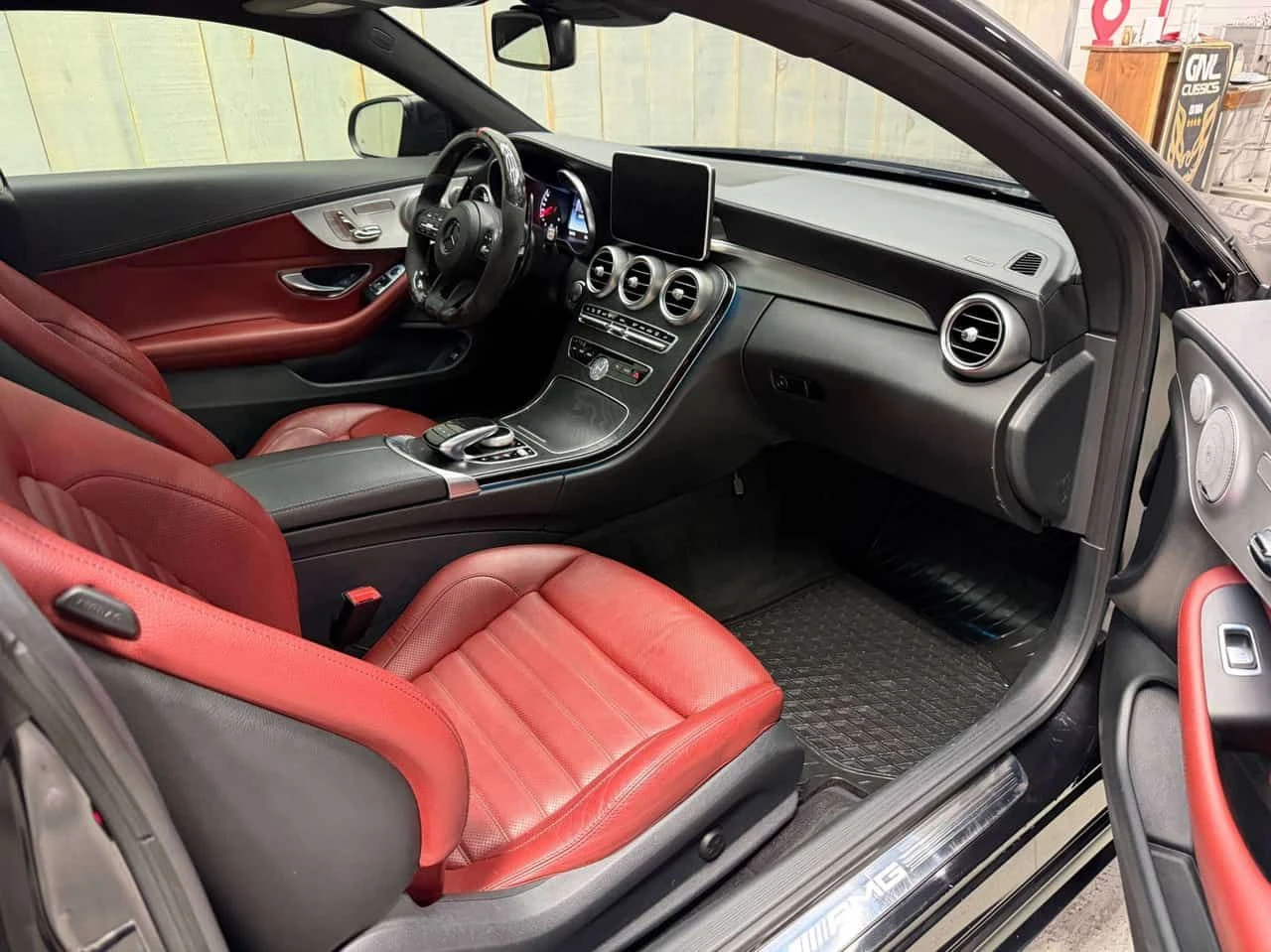 Mercedes-Benz C 43 AMG DISTRONIC* BURMESTER* ФИКСИРАНА ЦЕНА* , снимка 11 - Автомобили и джипове - 53997620