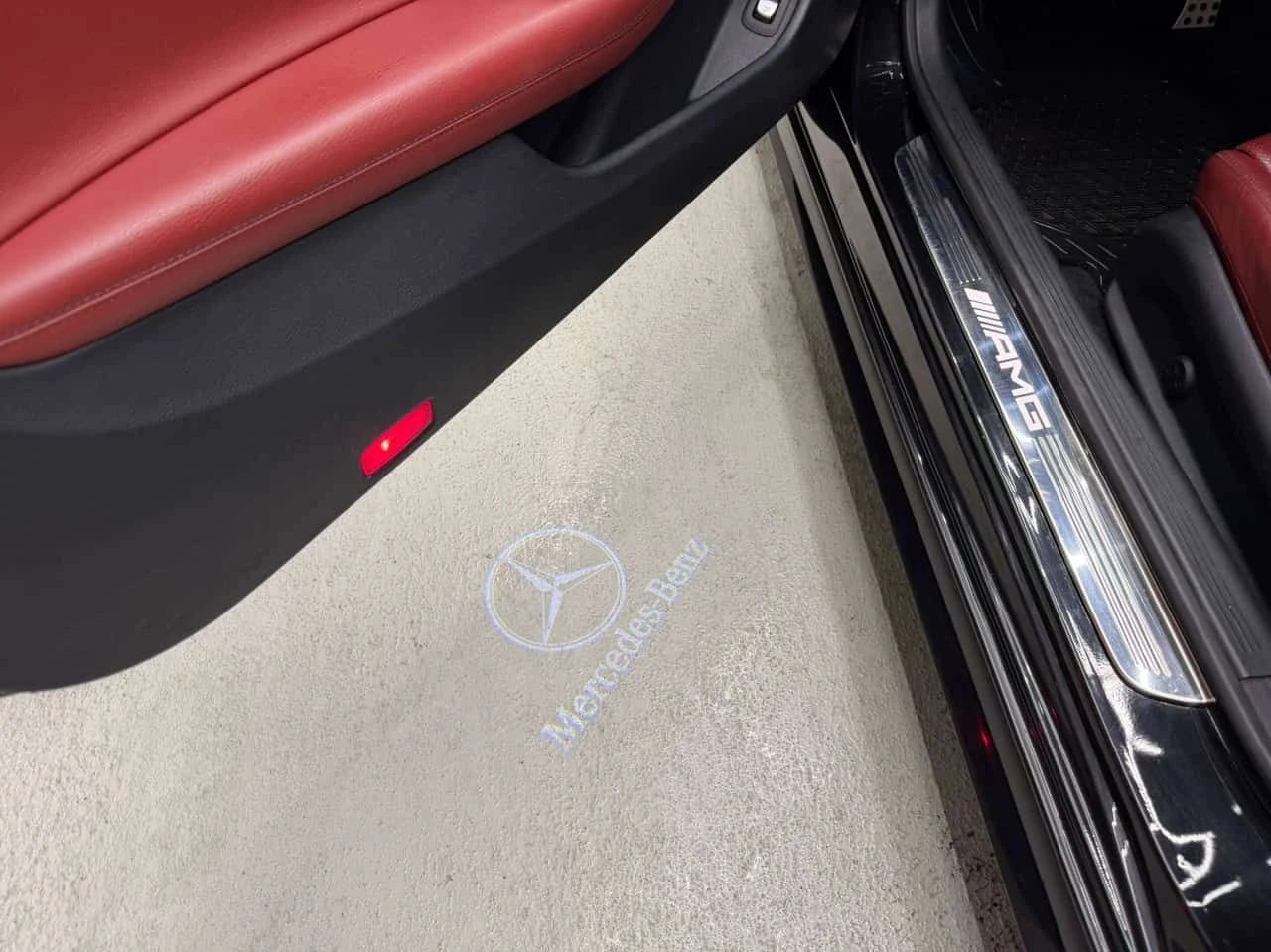 Mercedes-Benz C 43 AMG DISTRONIC* BURMESTER* ФИКСИРАНА ЦЕНА* , снимка 12 - Автомобили и джипове - 53997620