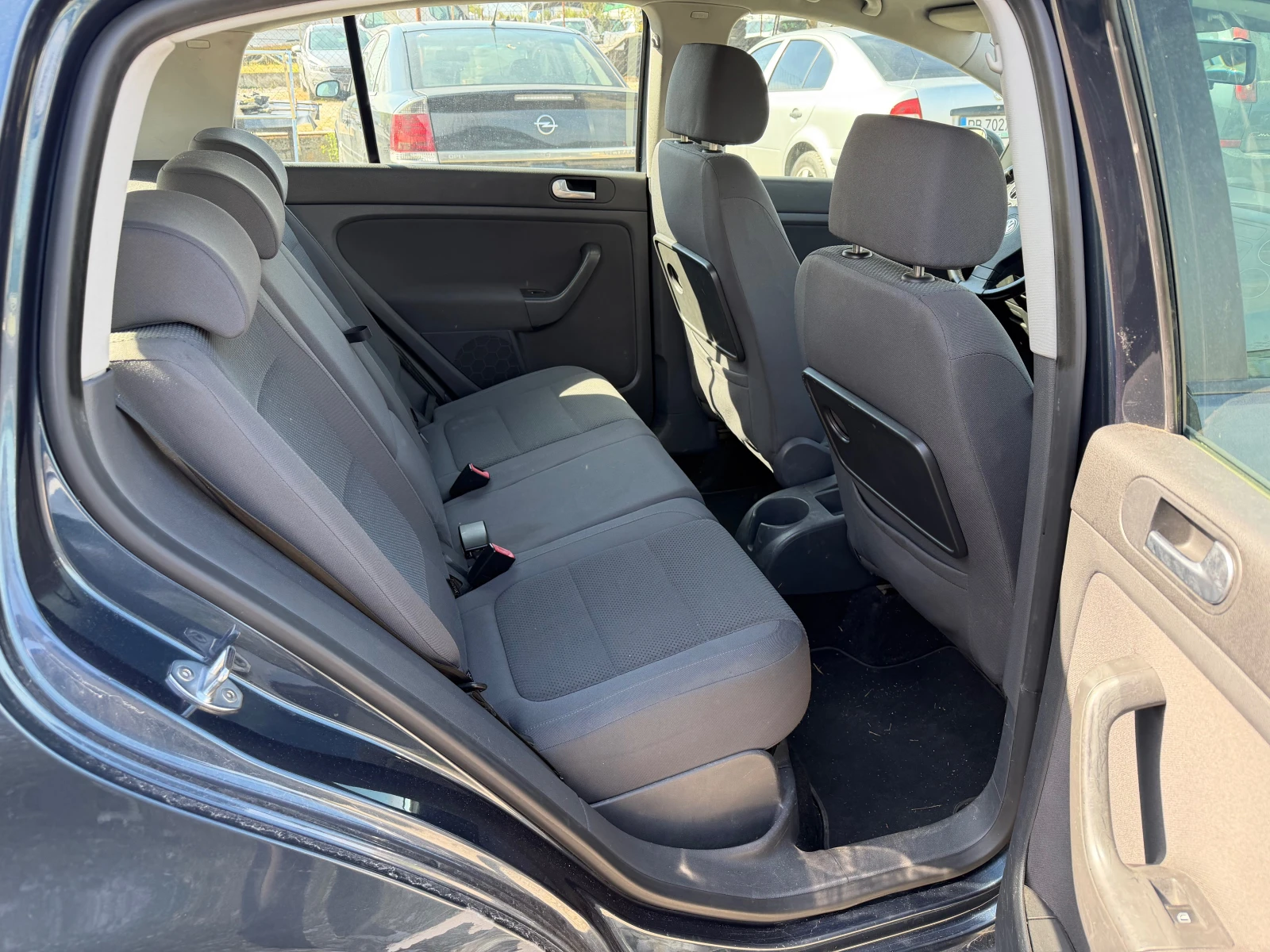 VW Golf 1.6i, снимка 12 - Автомобили и джипове - 54299031