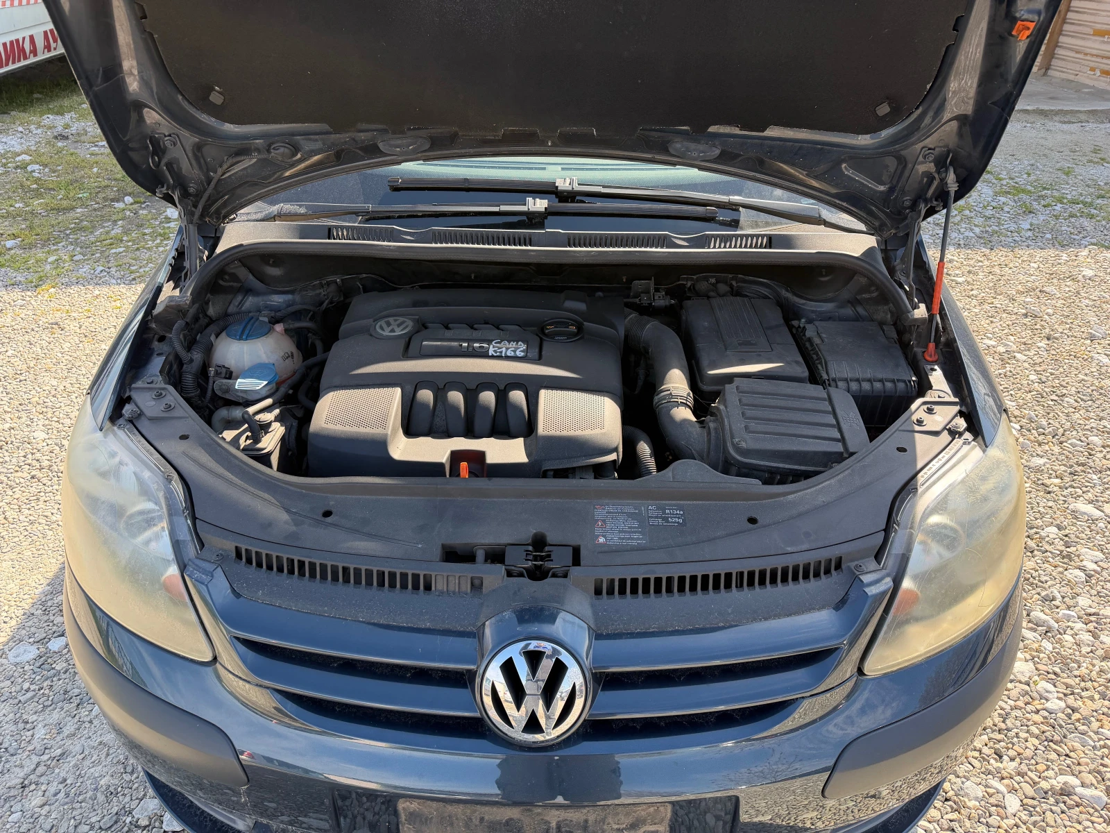 VW Golf 1.6i, снимка 2 - Автомобили и джипове - 54299031