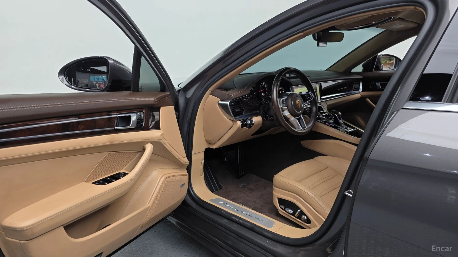 Porsche Panamera 4.0 Turbo* КОЖА* ОБДУХВ* НАВИ* 360, снимка 9 - Автомобили и джипове - 55529076